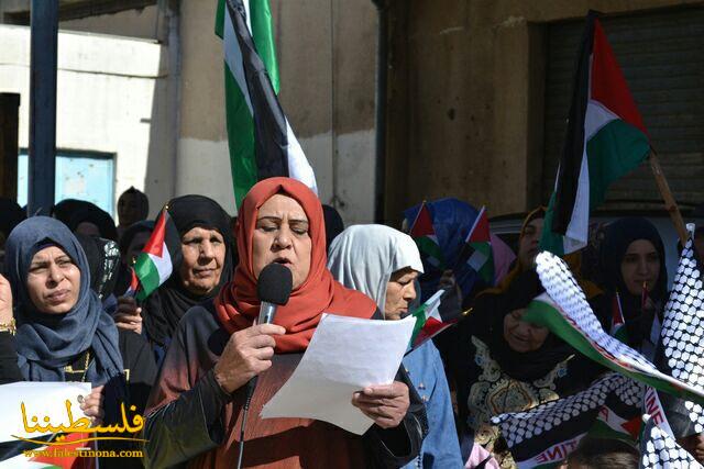 (تحت المقال - 2) - اتحاد المرأة الفلسطينية في صور يعتصم في ذكرى مئوية وعد "بلفور"