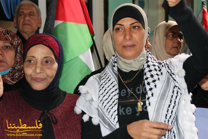 (تحت المقال - 6) - الاتحاد العام للمرأة الفلسطينية يُحْيي يوم المرأة العالمي بوقفةٍ في شاتيلا