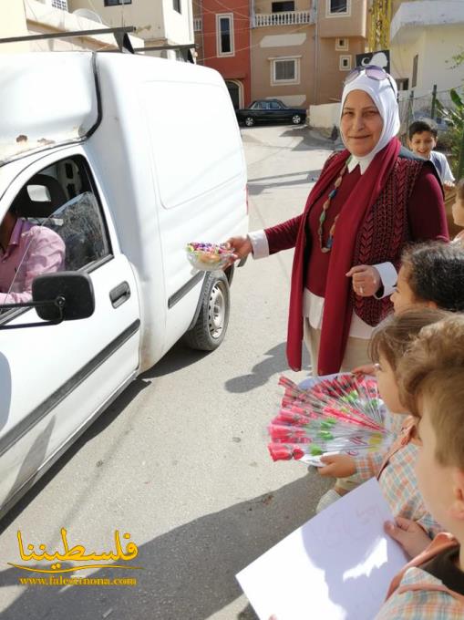 (تحت المقال - 2) - روضة "الشاطئ" تتضامن مع الأسرى بوقفةٍ في تجمُّع الشبريحا