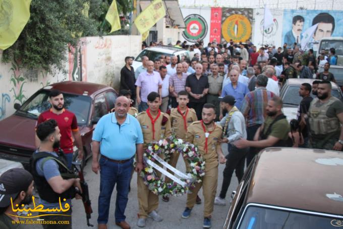 (تحت المقال - 3) - فصائل منظمة التحرير الفلسطينية تنظم مسيرةً في مخيم عين الحلوة وتكلل أضرحة الشهداء