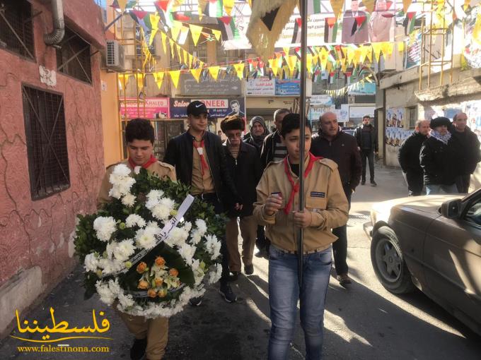 أكاليل من الورد على أضرحة الشهداء في مخيَّم الجليل بمناسبة يوم الشهيد الفلسطيني