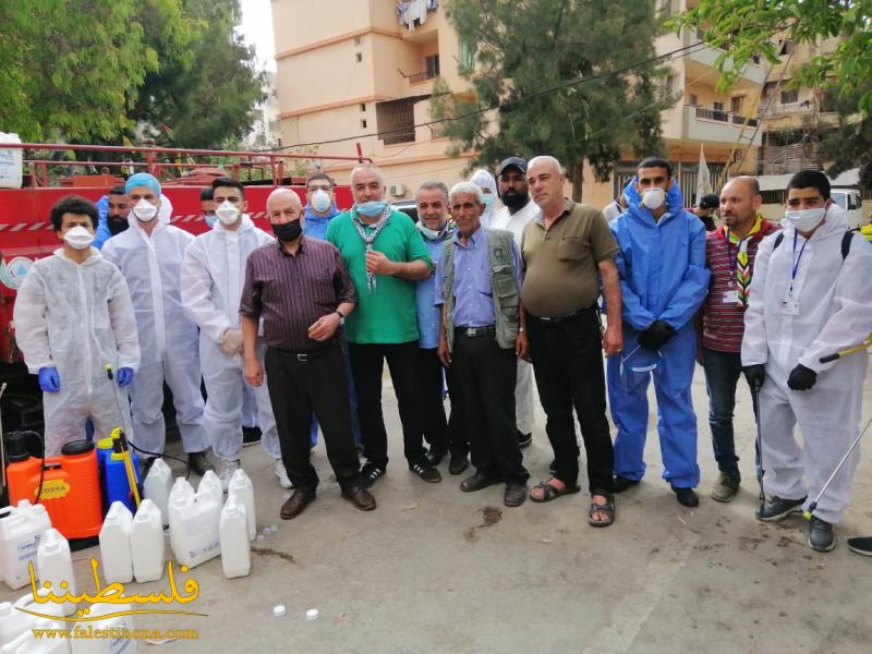 (تحت المقال - 2) - بتعليماتٍ من السَّفير دبور الدفاع المدني الفلسطيني يعقِّم مخيم البداوي