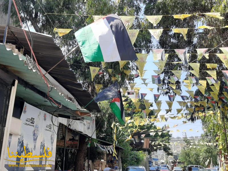 (تحت المقال - 9) - حركة "فتح" - قيادة منطقة صيدا ترفع الرايات السوداء في مخيّم عين الحلوة تعبيرًا عن رفضها لاتفاق التطبيع مع الاحتلال