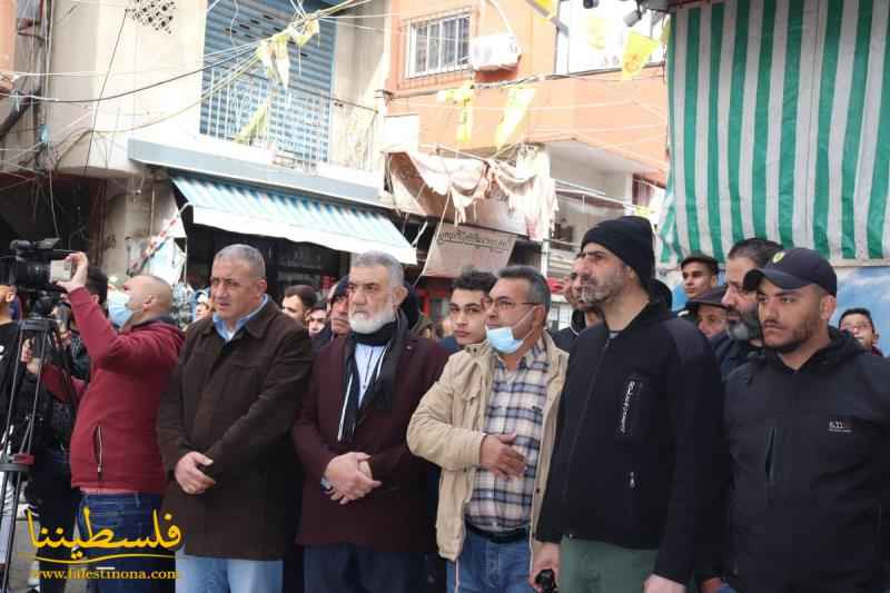 بمشاركة سياسية وجماهيرية واسعة.. حركة "فتح" ومخيّمات لبنان تودّع الشهيد القائد اللواء "أبو أحمد زيداني" بمأتم مهيب وحاشد إلى مثواه الأخير