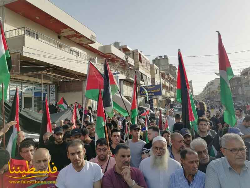 (تحت المقال - 7) - وقفةٌ استنكاريةٌ ومسيرةٌ جماهيريةٌ في مخيّم نهر البارد تنديدًا بمسيرة الأعلام الاستفزازية في القدس