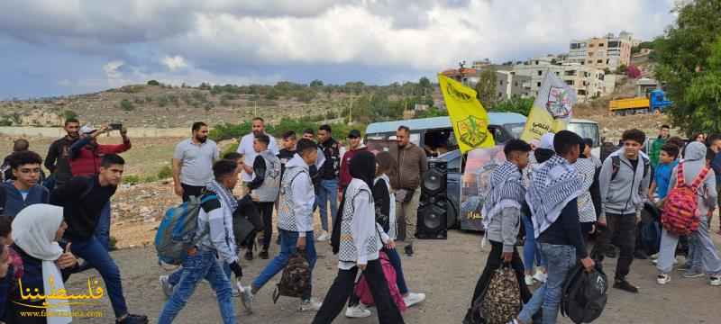 جماهير حركة "فتح" تحتشدُ أمام مدرستَي بيت جالا وبير زيت في إقليم الخروب إحياءً لذكرى استشهاد ياسر عرفات