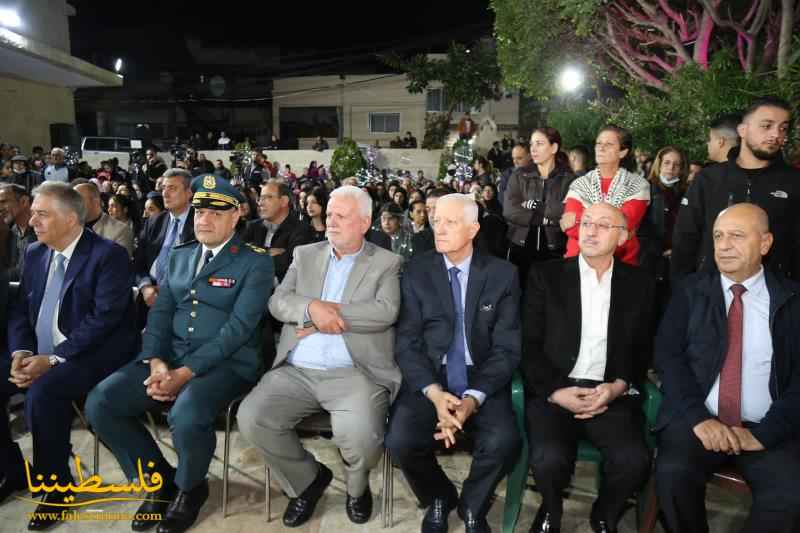 إضاءة شجرة الميلاد في مخيّم ضبية وسط حضور رسمي وشعبي لبناني فلسطيني