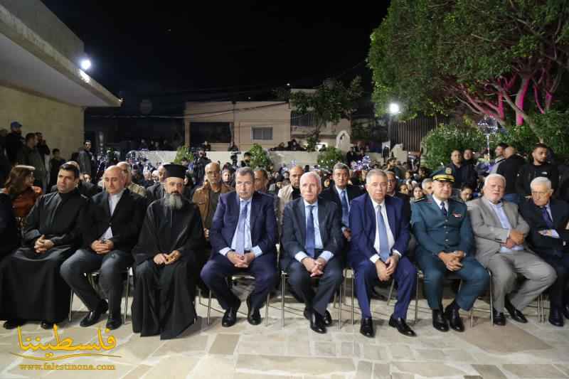 إضاءة شجرة الميلاد في مخيّم ضبية وسط حضور رسمي وشعبي لبناني فلسطيني