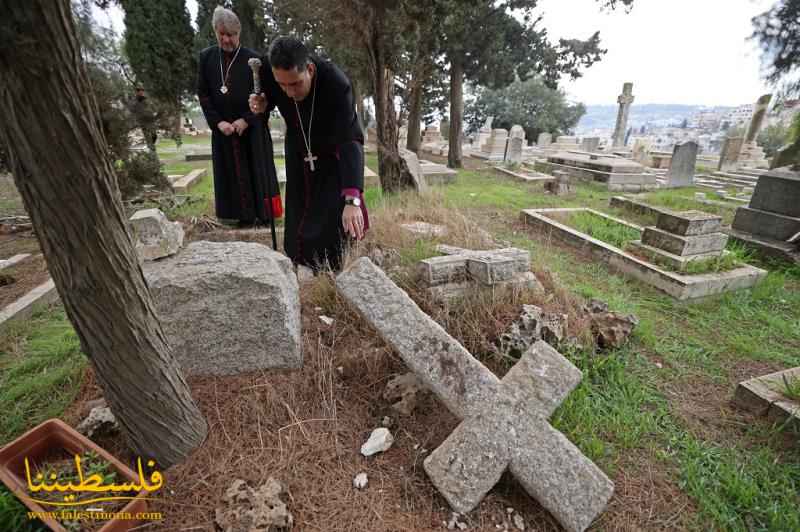 بطاركة ورؤساء الكنائس في القدس: الاعتداء على المقبرة البروتستانتية "هجوم وحشي على الوضع التاريخي الراهن"