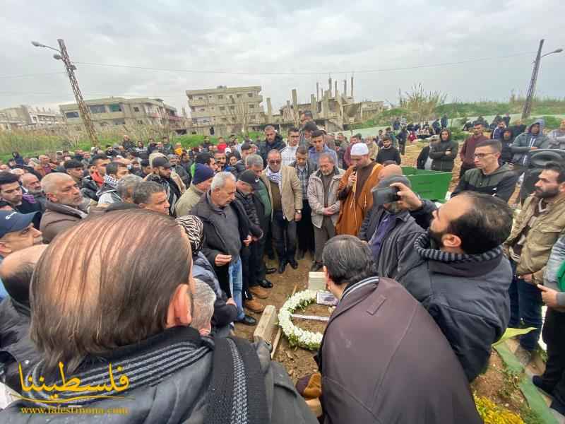 (تحت المقال - 6) - موكبٌ جنائزيٌّ مهيبٌ في وداع المربي المناضل محمد رشيد وهبة في مخيّم نهر البارد