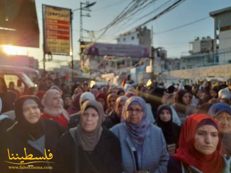 (تحت المقال - 7) - وقفةُ غضبٍ في مخيّم البداوي دعمًا لأهلنا في جنين وتنديدًا بجرائم الاحتلال الصهيوني