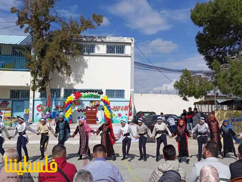 (تحت المقال - 9) - فرقة سراج العودة تُحيي حفلاً تكريميًا للطلاب المتفوقين في مدرسة فلسطين