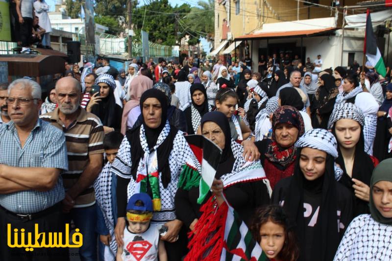 (تحت المقال - 5) - وقفة تضامنية في مخيم الرشيدية نصرة لشعبنا في فلسطين