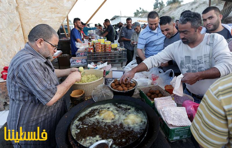 قطاع العمال... أوضاع معيشية قاسية وبدائل غير مجدية