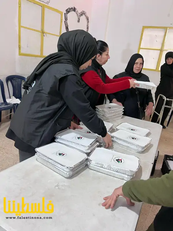 (تحت المقال - 2) - جمعية بيت التكافل الفلسطيني توزع وجبات إفطار صائم في مخيم شاتيلا