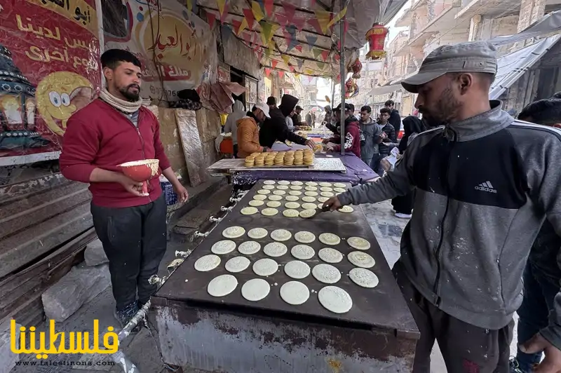 في غزة حبات القطايف باتت ترفًا